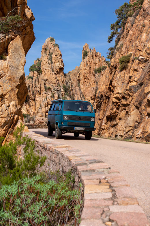 Urlaubsbild: VW-T3-Syncro Bergstraße, Calanche Korsika