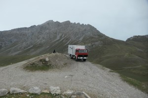 Ottos Weltreisemobil in den Bergen