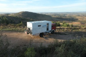 Ottos Weltreisemobil Standplatz mit Aussicht ins Flachland